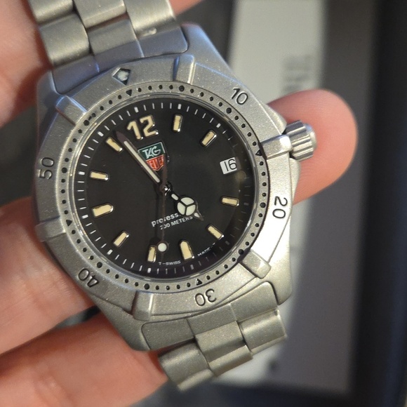 EUC Authentic TAG HEUER 2000 SERIES WATERPOOF LUXURY WATCH - Picture 3 of 11